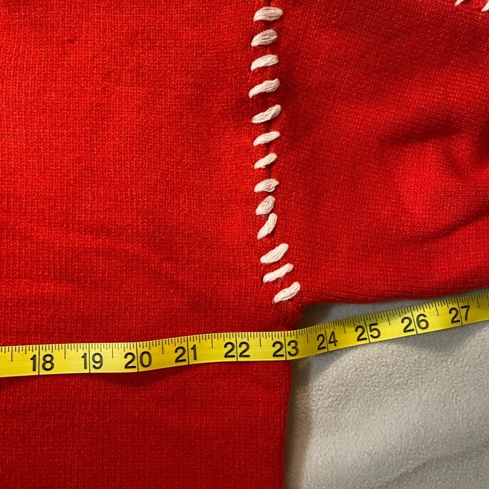 Boutique Main Strip Red Sweater White Bow Detail Small - Picture 5 of 7